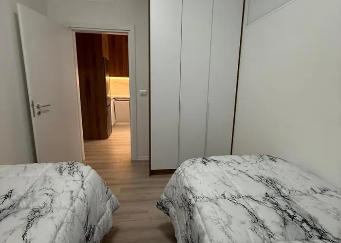 Aura شقة تيرانا